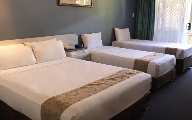 Stay at Alice Springs Hotel