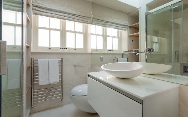 Eaton Mews South by Onefinestay