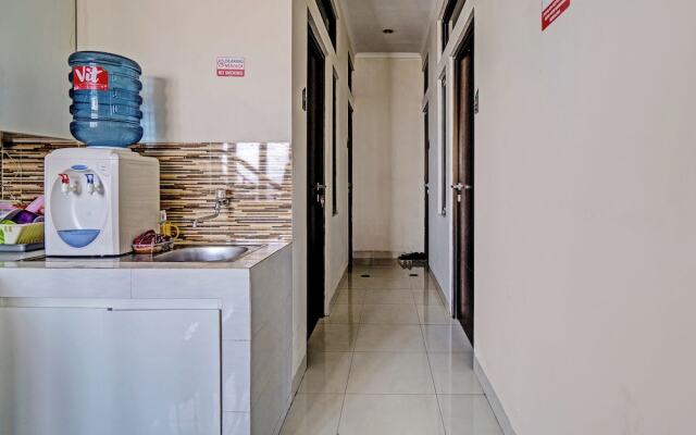 OYO 92768 Flagship Exclusive Colombus Near Stasiun Karawang