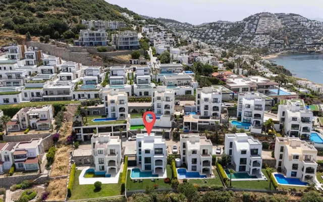 Stunning Villa With Private Pool and Luxuriest Views