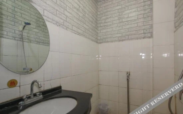 Jinghua Business Hotel