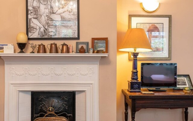 Elegant 2BR Flat w/ Garden Close to Battersea Park