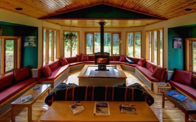 HI-Castle Mountain Hostel