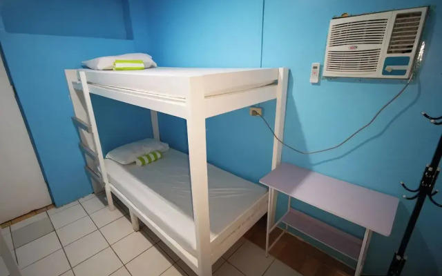 Resort’s Side Hostel near Shangrila