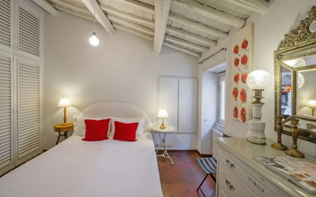 Unique 3 Bed Flat in the Heart of Trastevere