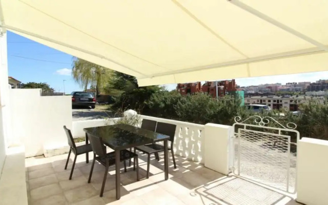 Residence by G - Avenida de Cantabria 60