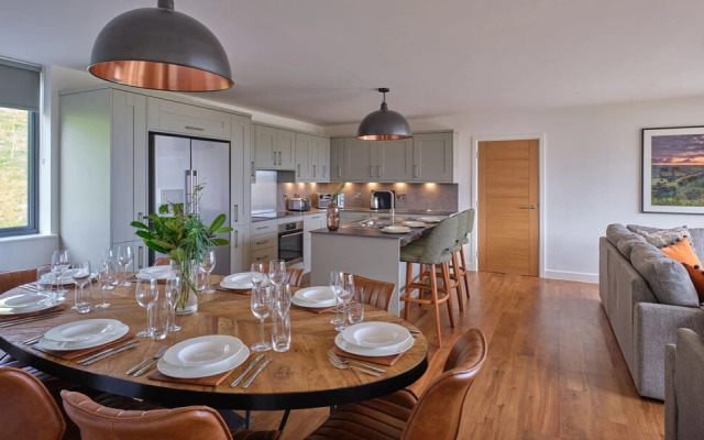 Valley View 4 Bedroom Lodge 1