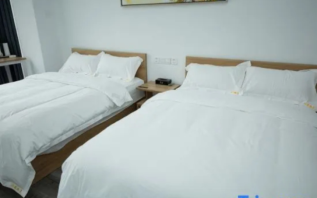 Heyu Simple Weishe Hotel (Kunming High-tech City College)
