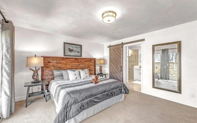 Pebble Beach Barking Seals - 5min Walk to the Beach!