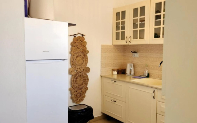 לוויס פלייס 5/2