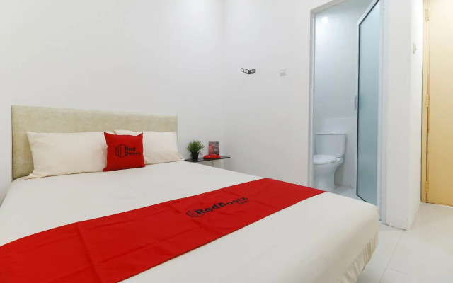 RedDoorz Plus @ Kapuk Business Park