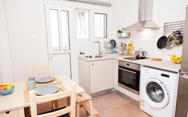 Cozy Studio Athens Downtown - Sleeps 3