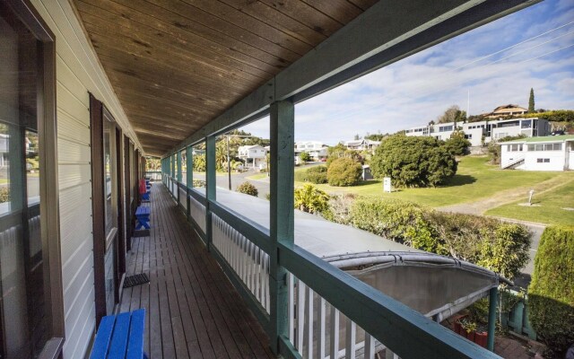 Bay of Islands Lodge - Hostel