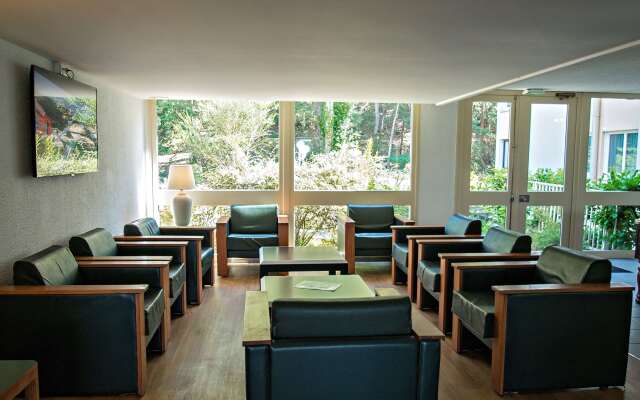 Hotel Kyriad Nemours