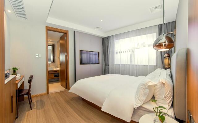 Ease Hotel Shanghai Songjiang College Town Happy Valley