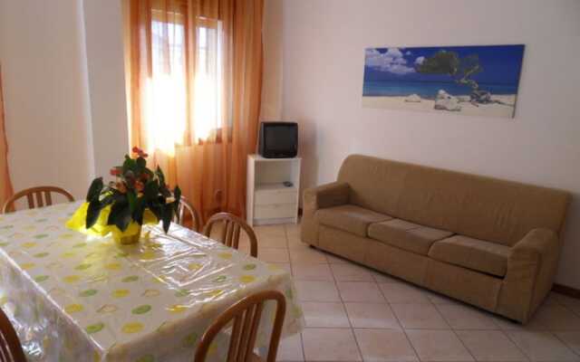 Bright Flat in a Colourful Building - Beahost