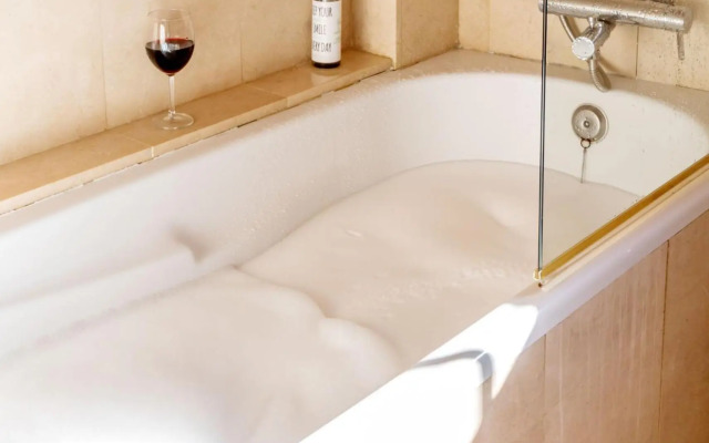 Alianza Giralda Sky view by Valcambre