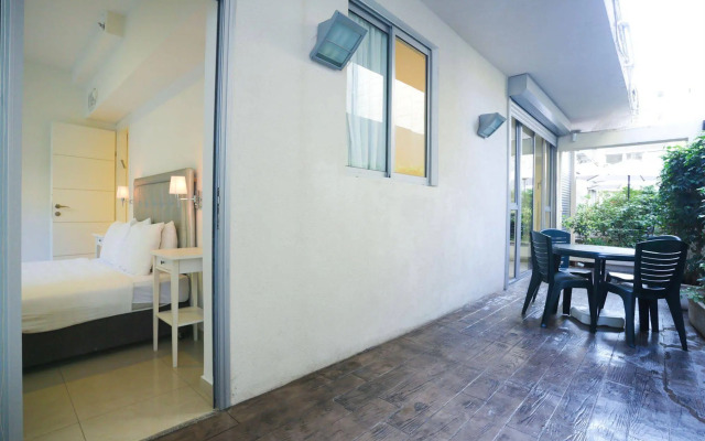 Sea Land Suites