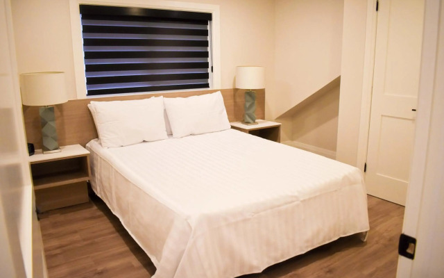 Colonial Hotel & Suites