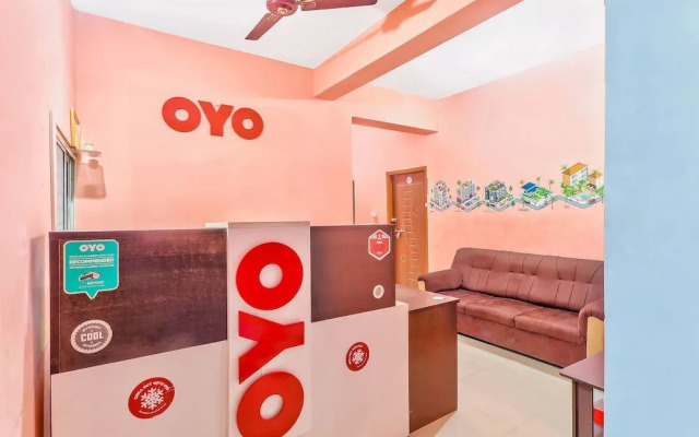 OYO 17177 Ams Hotel
