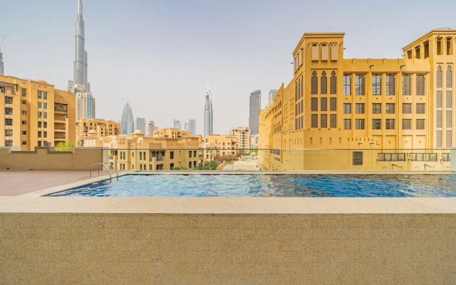 Art-inspired apartment amidst Downtown Dubai