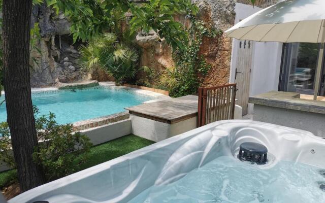 Casa Louise Suites and Spas