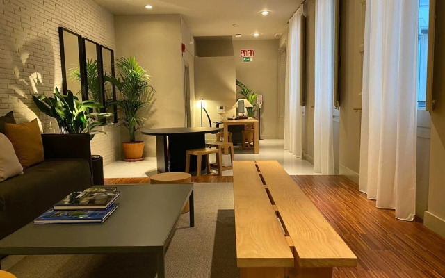 Colectia Stays Pau Claris