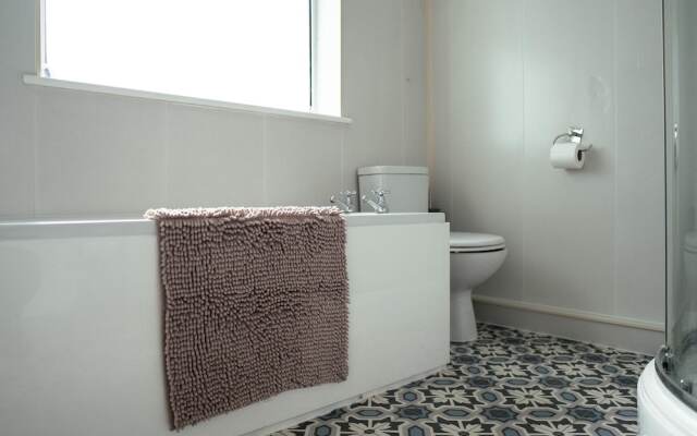 Inviting 4-bed House in Kettering
