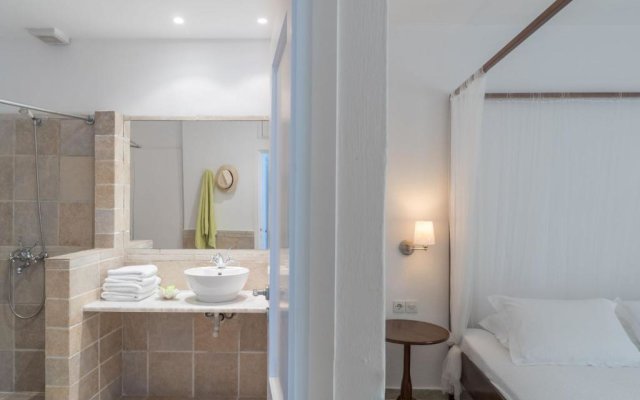 Luxury Skiathos Villa Three-Bedroom Villa Vromolimnos