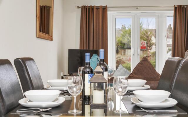 London Heathrow Living Serviced Apartments- Apt 10