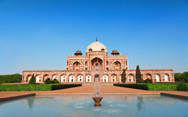 Prakash Apartment By FabHotels