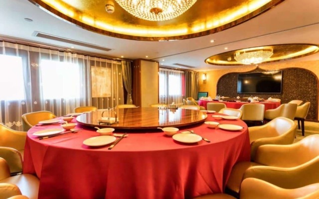 JWM Hotel and Casino