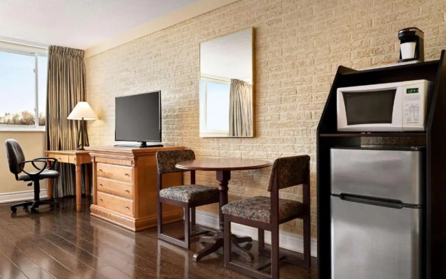 Travelodge By Wyndham Richmond Hill