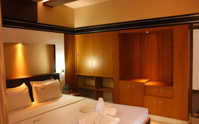 Woodhouse Beach Resort