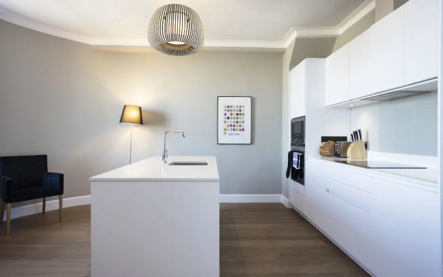 JOIVY Splendid 2-Br Apartment In New Town