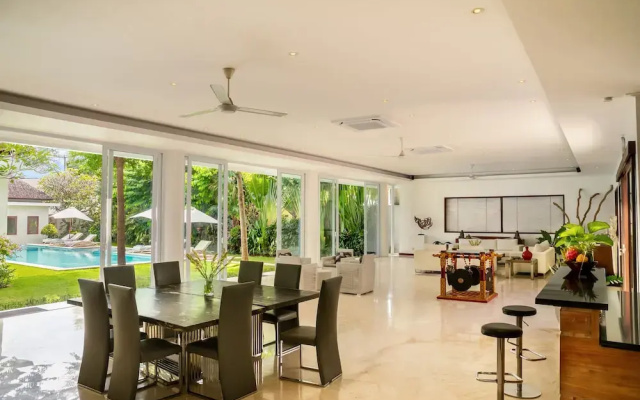 Villa Istana Putih by Maheswara