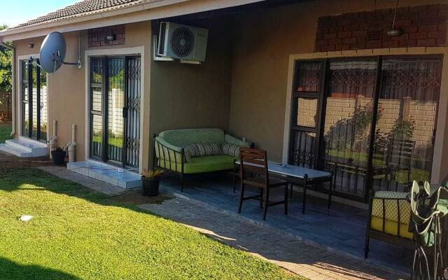 Legae Larona Guest House