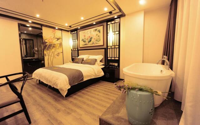 Peach Blossom Resort Hotel