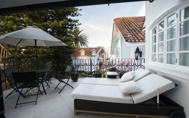 Casa Bonita Hotel & Luxury Residence