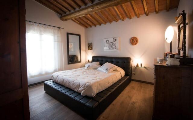 Wonderful house with hot tube and infinite view on Chianti 5 min drive form Siena-Cozy house