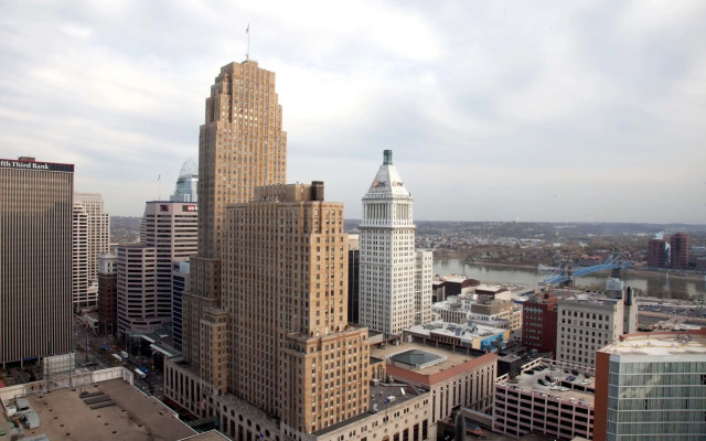 Hilton Cincinnati Netherland Plaza