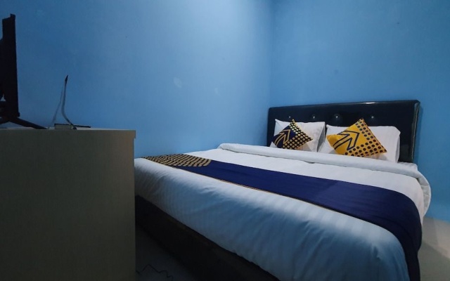 OYO 2302 Blue House Costel Syariah – Guest Rooms – Cianjur