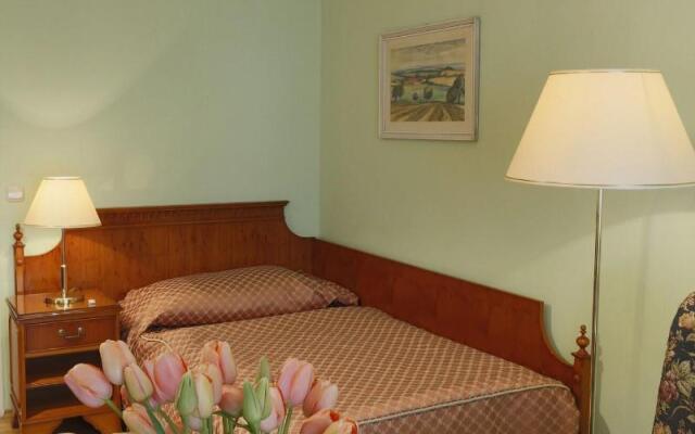 Hotel Bristol