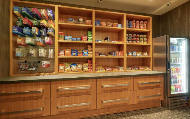 DoubleTree by Hilton Akron Fairlawn