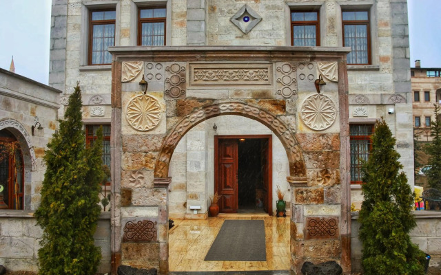 Caravanserai Inn Hotel