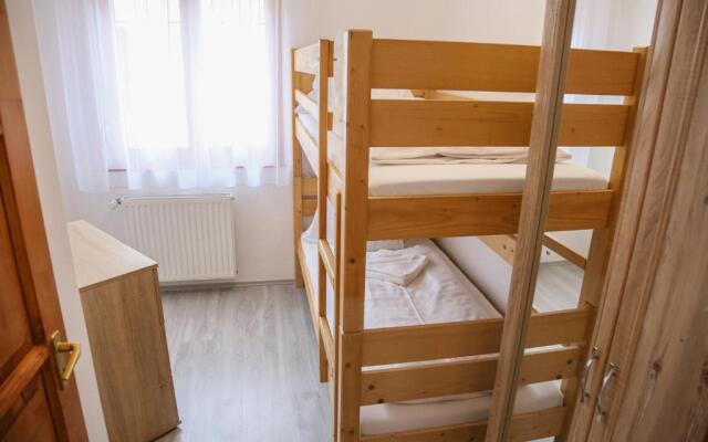 Família Apartmanház
