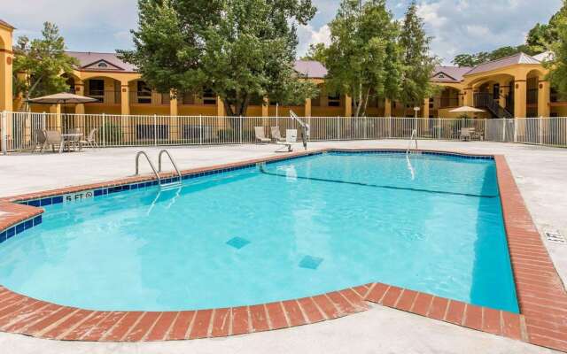 Econo Lodge Dalton West