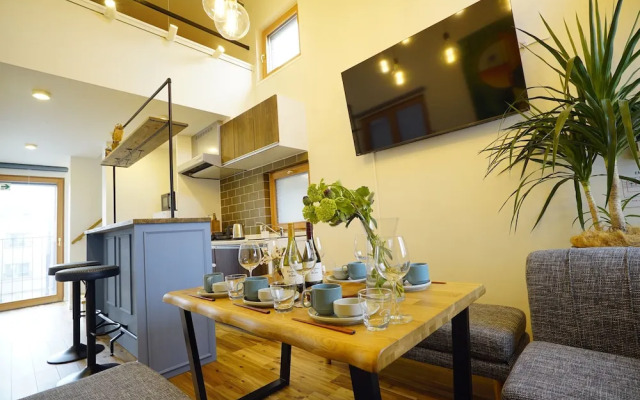 Tokyo villa riverside HIRAI