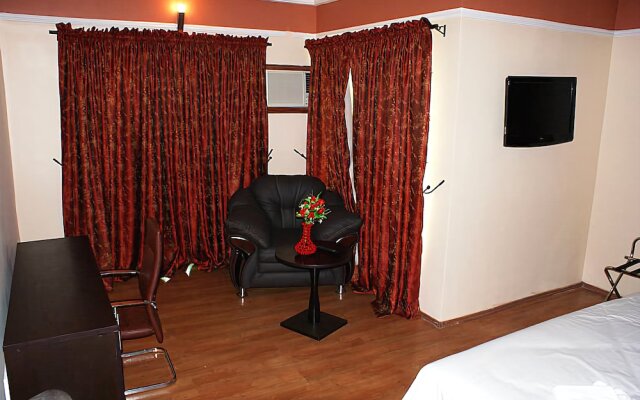 Richton Hotel & Suites