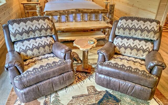 Cricket Hill Lodge & Cabins